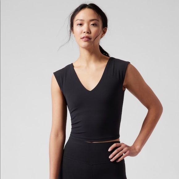Athleta Transcend Cropped Tee // Black - Picture 1 of 13